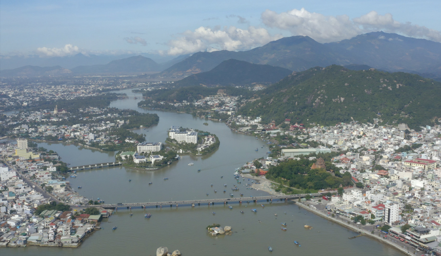 Cầu xóm bóng Nha Trang